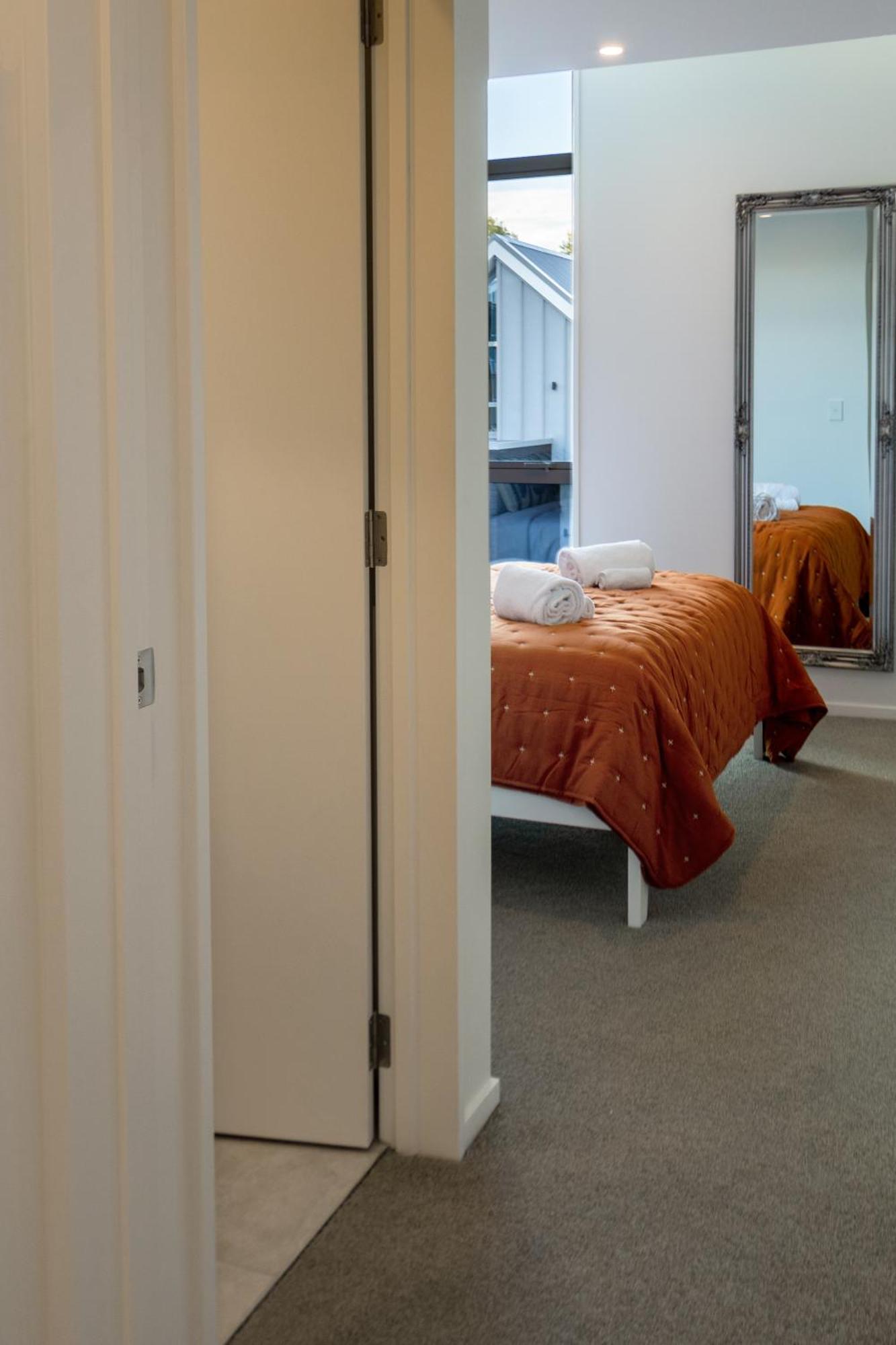 City Lights Retreat With Carpark 2 Bed 2 Bath クライストチャーチ エクステリア 写真