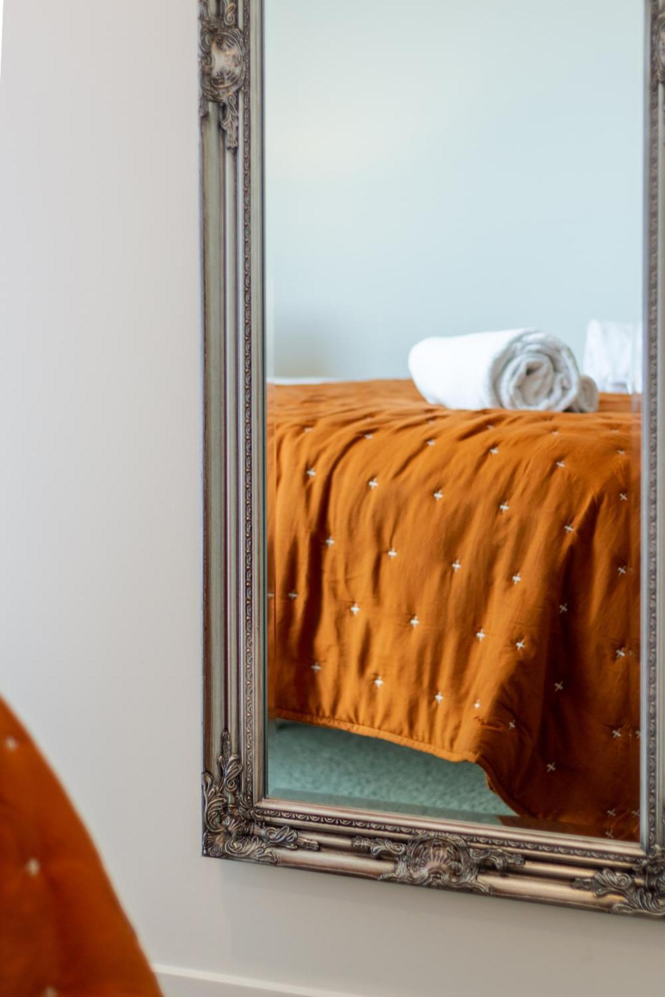 City Lights Retreat With Carpark 2 Bed 2 Bath クライストチャーチ エクステリア 写真